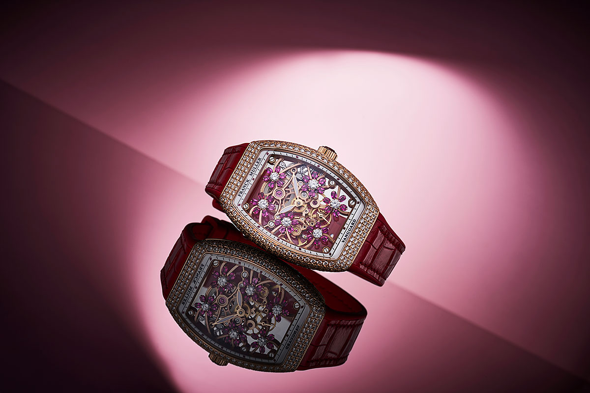 Curvex Cut blooms on your wrist