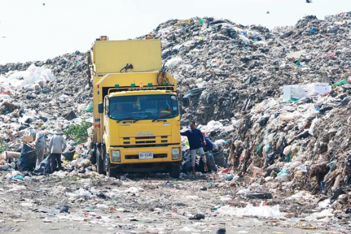Locals' deaths renew old waste crisis concerns