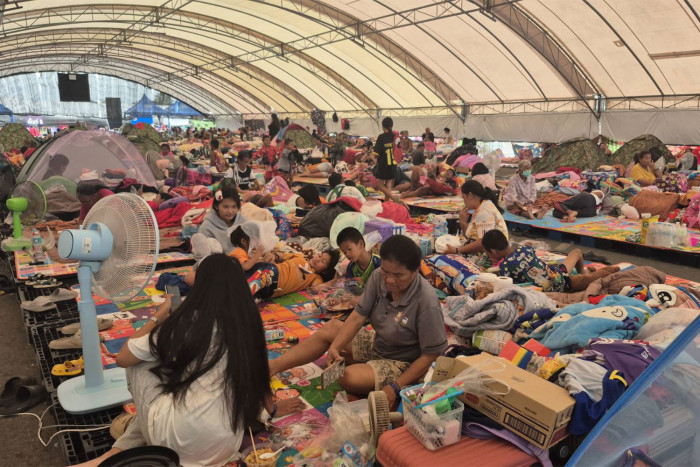 Evacuees call for end to border war before New Year