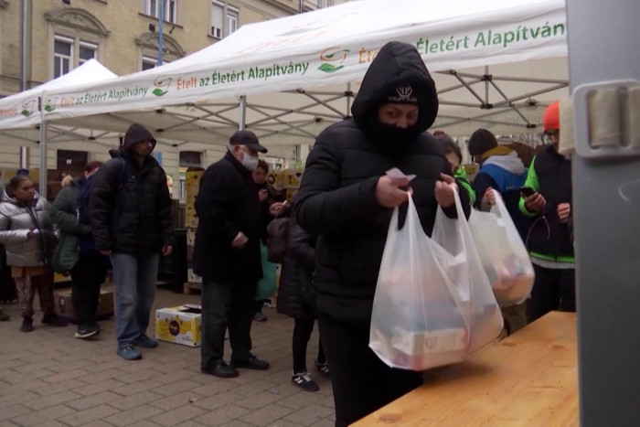 Orban's giveaways still not turning election tide in Hungary