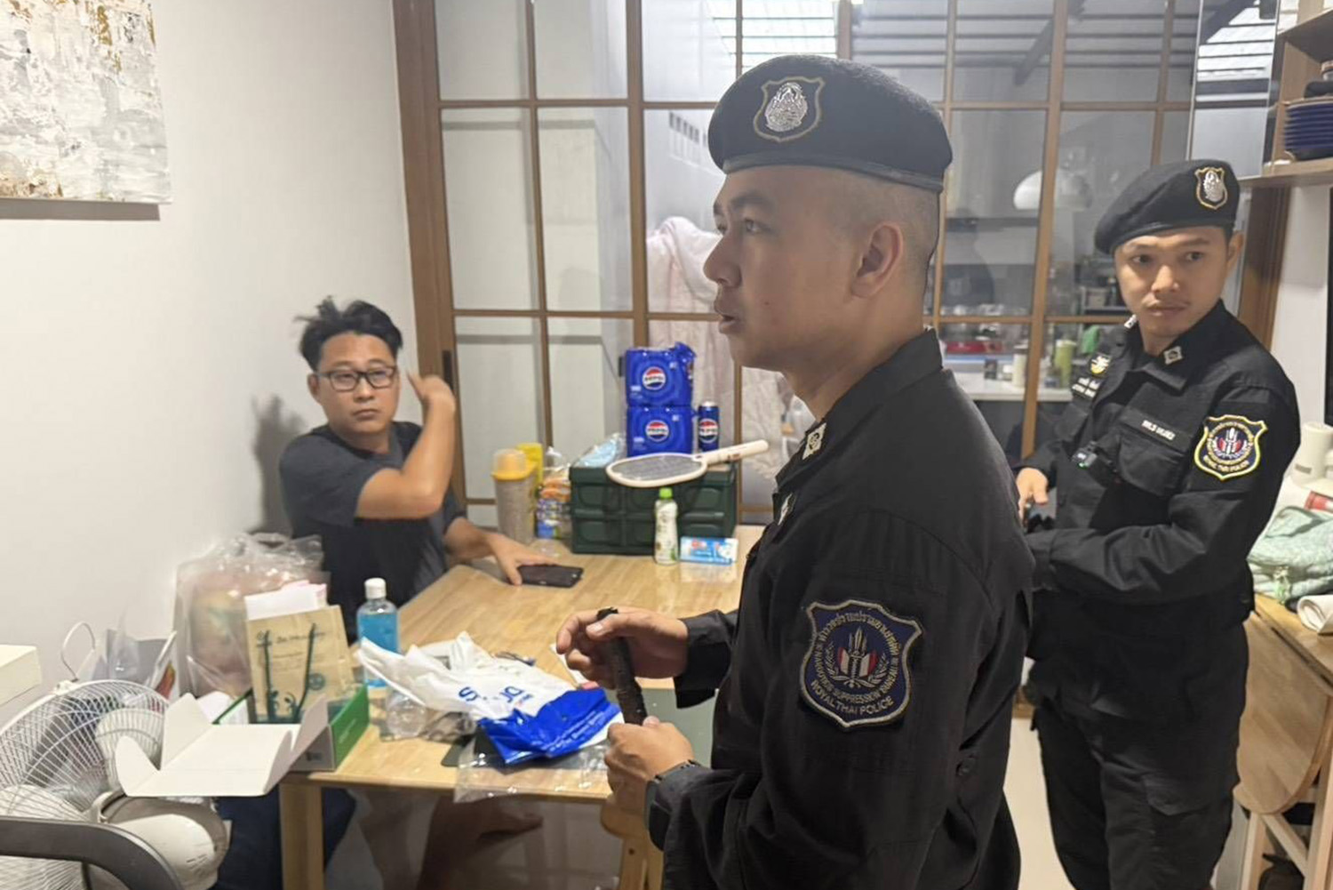 Police arrest Boonyarit Raorungrot at his residence on Monday. (Photo: supplied/ Wassayos Ngamkham)