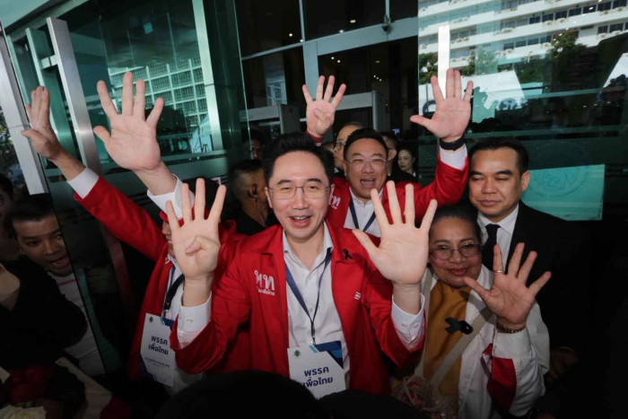 Pheu Thai hails input to charter campaign