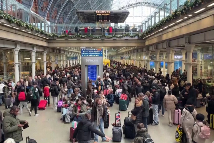 Channel Tunnel reopens after power failure