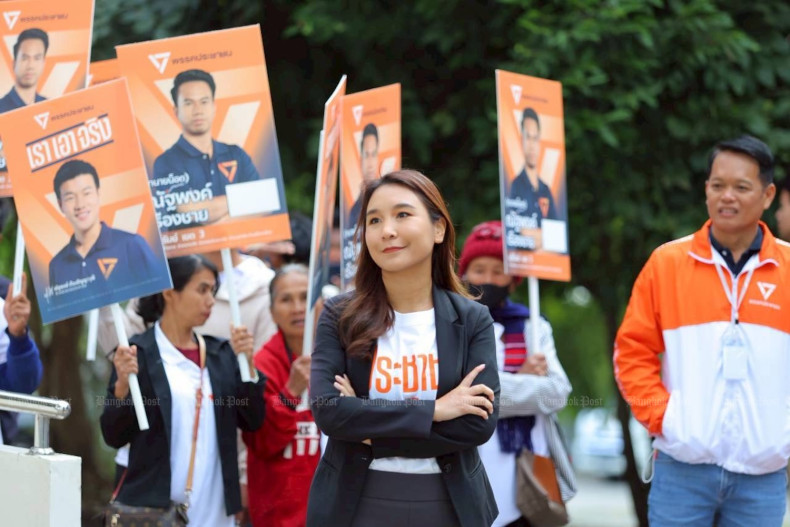 People's Party battles shift in voter mood