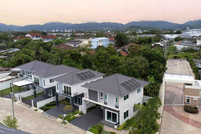 Engineer preaches rooftop solar safety