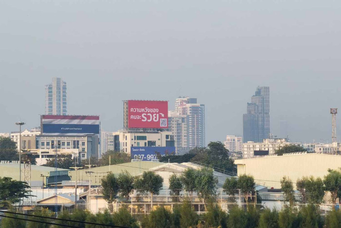 Red levels of PM2.5 in Bangkok and 20 provinces