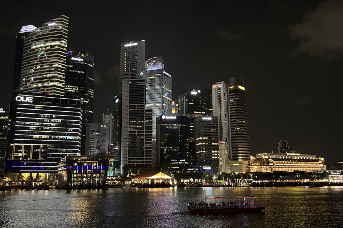 Singapore to ban unwanted visitors from boarding planes