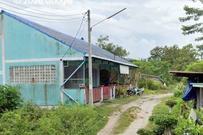 Bombings suspects trapped in Yala house, one shot dead