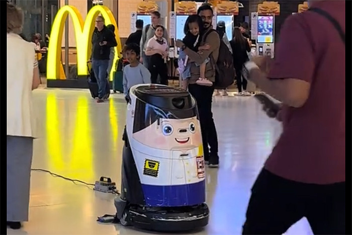 Cleaning robot malfunctions at Suvarnabhumi airport