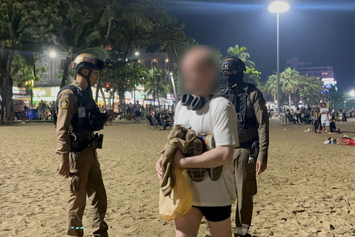 Pattaya police caution Norwegian skinny-dipper