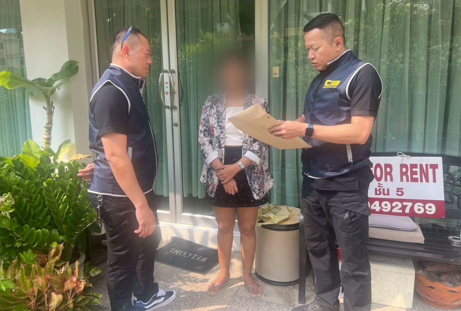 Bangkok Post - Briton, five Thai women arrested for investment scam