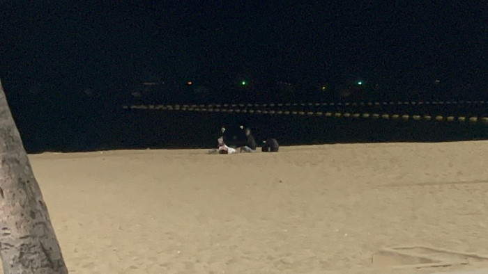 Foreign man, Thai woman arrested on Pattaya beach for public sex act