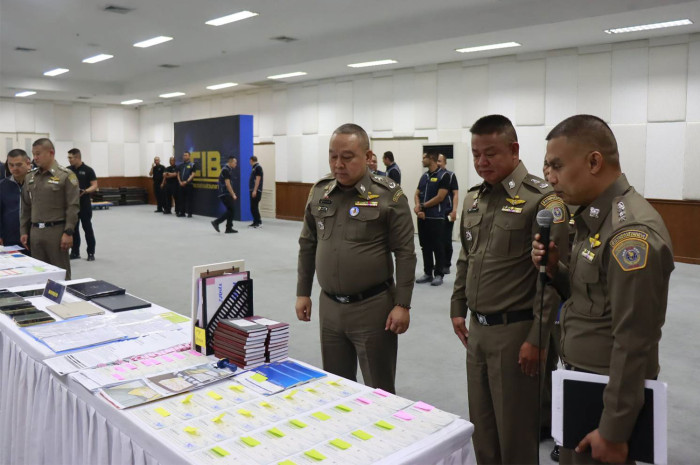 Briton, five Thai women arrested for investment scam