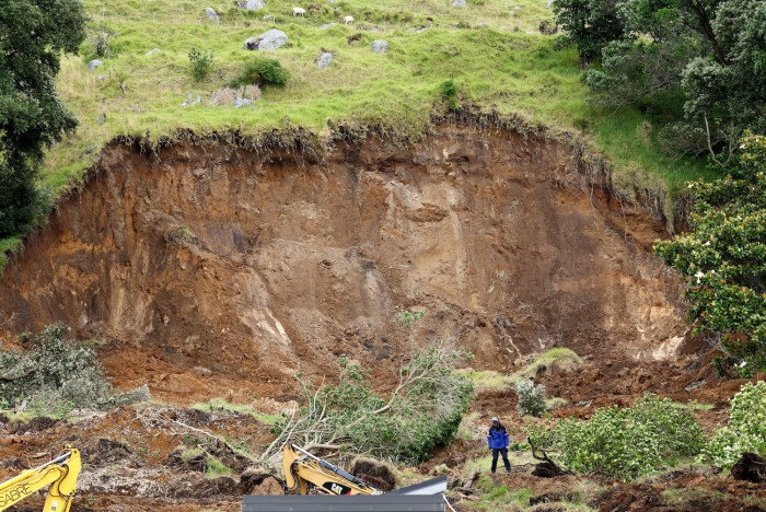 Six feared dead in New Zealand landslide