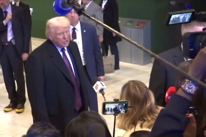 Trump sues JPMorgan, Jamie Dimon for $5 bln over alleged debanking