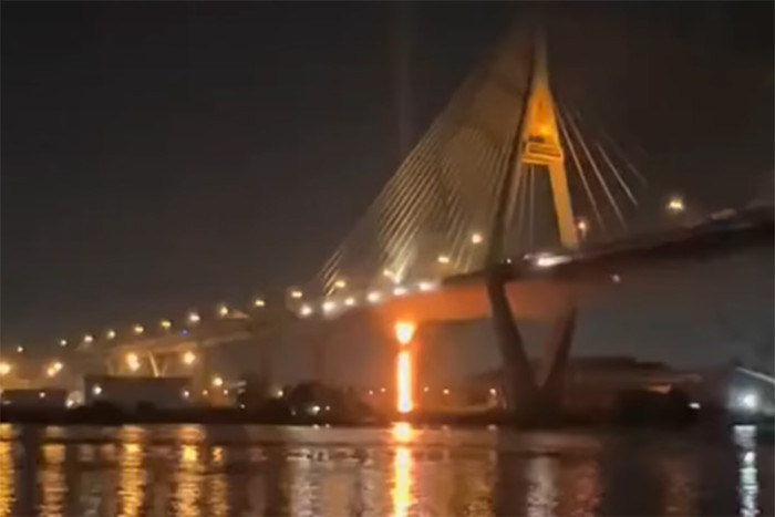 Fireworks-blaze damage to Bhumibol Bridge less than reported B15m