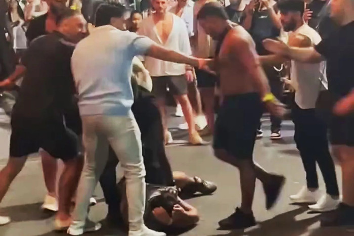 Foreign tourists fight on Phuket’s Bangla Road