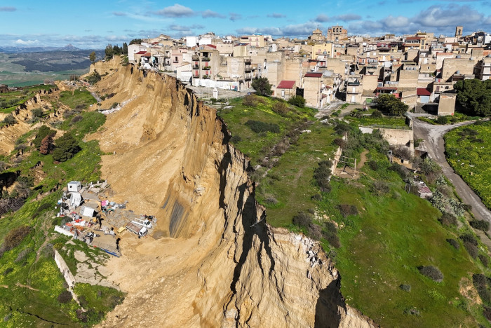 Landslide leaves Italian town on cliff edge