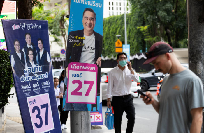 Global funds shun Thai markets on election risks, policy stasis