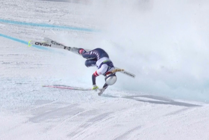 Vonn breaks leg as crashes out in brutal end to Olympic dream
