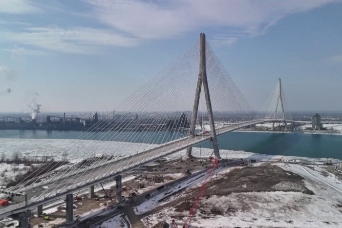 Canada, US seek solution after Trump threatens bridge opening