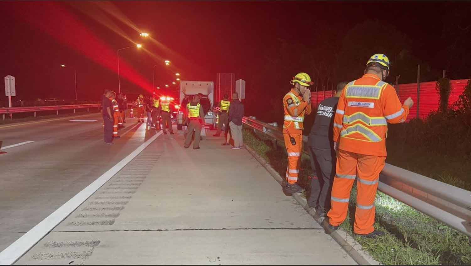 Bangkok Post - Shots fired at motorway rescue team