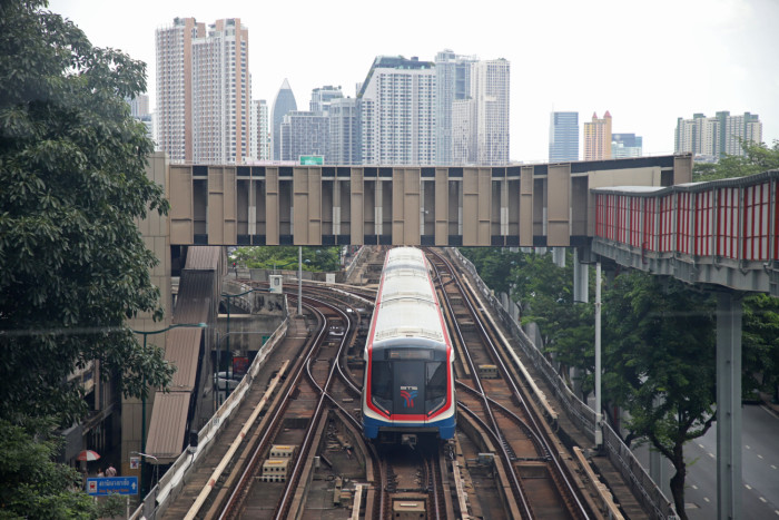 City Hall gathers feedback on Silom Line extension