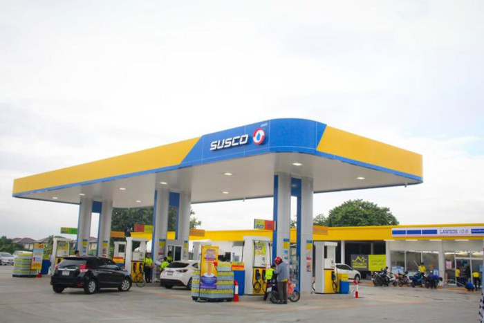 Thai oil retailers baulk at order to triple reserves