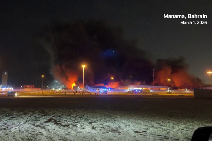 Iran apologizes to Gulf but war still rages across region