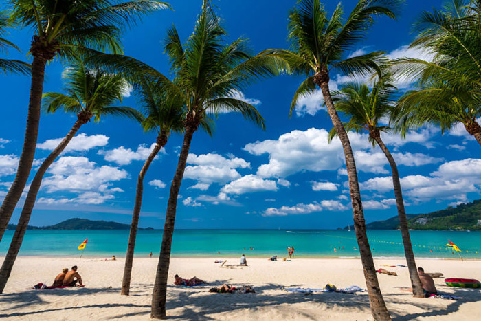 Phuket attracts quality tourists with Paris roadshow