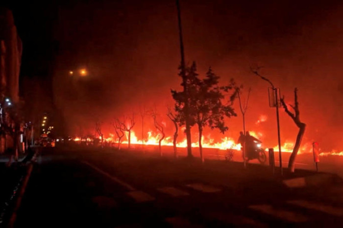 Trump signals possible end to war, floats removing oil sanctions