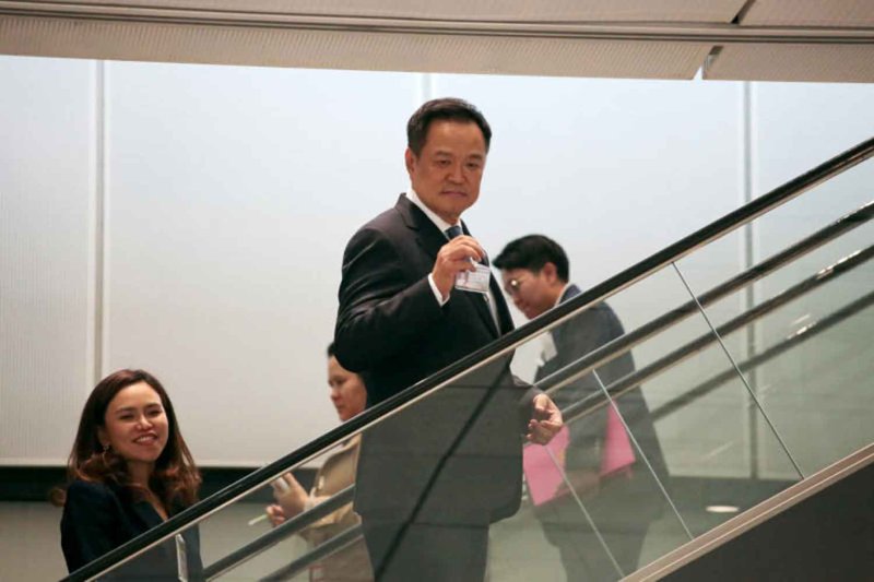 Anutin Charnvirakul Emerges as Public's Top Choice for Prime Minister in New Poll