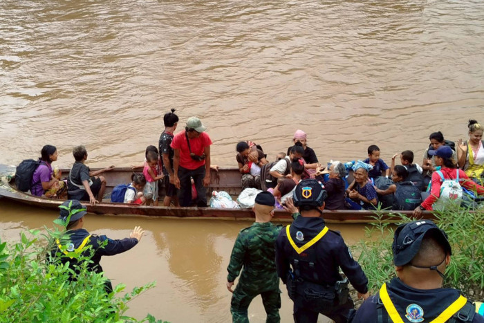 Angriff myanmarischer Streitkräfte tötet mindestens fünf Menschen nahe der ...