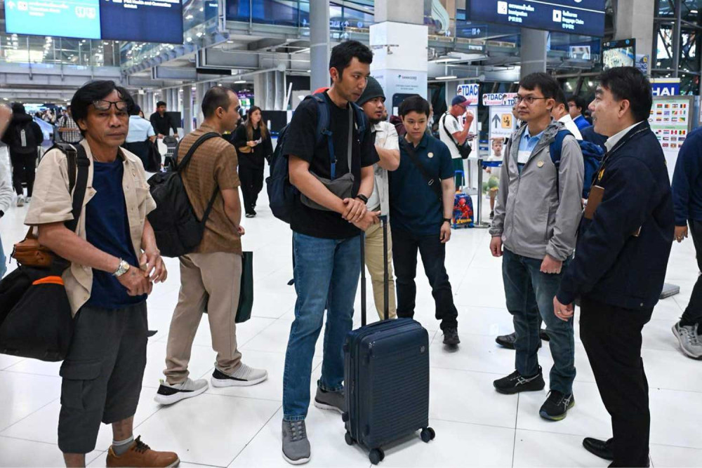Government to evacuate more Thais from Iran