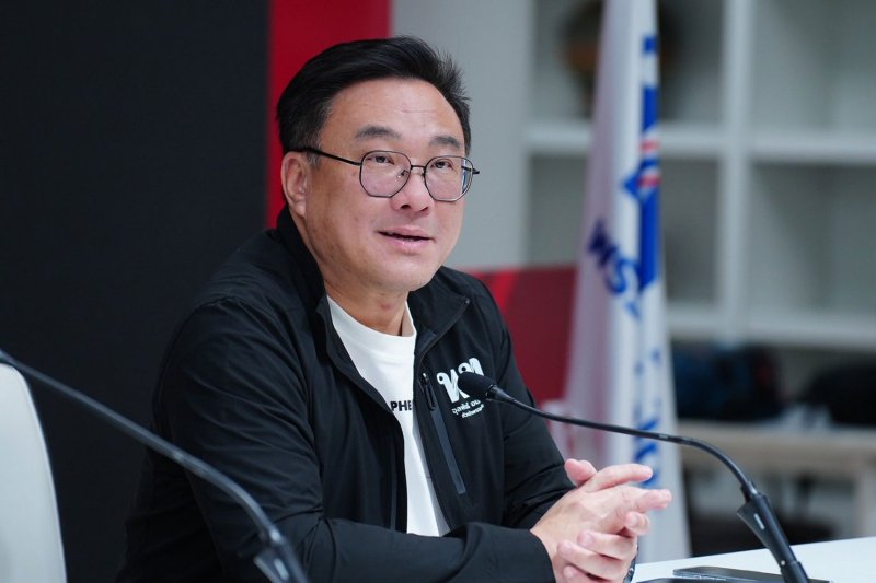 Bhumjaithai Party leader and prime ministerial candidate Anutin Charnvirakul attends a voting session for a new prime minister at parliament in Bangkok on Thursday. (Photo: Chanat Katanyu)