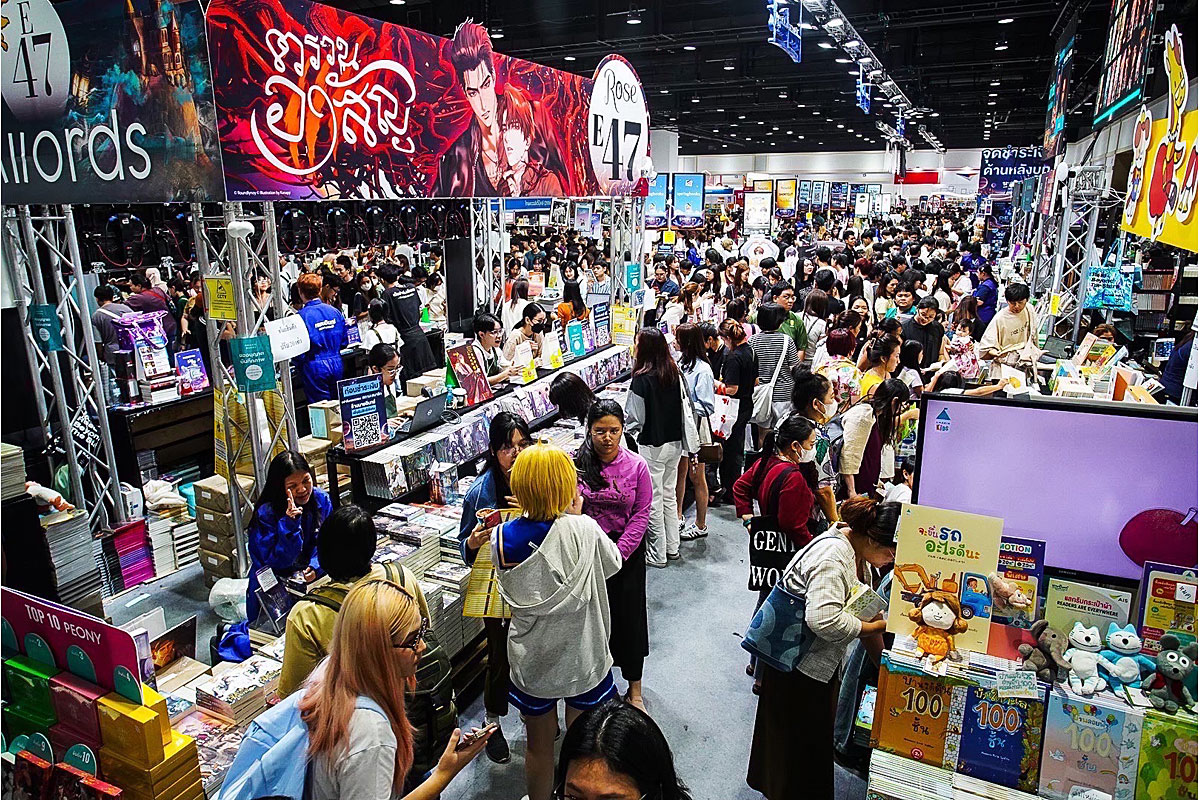 Book bargains galore at Bangkok fair