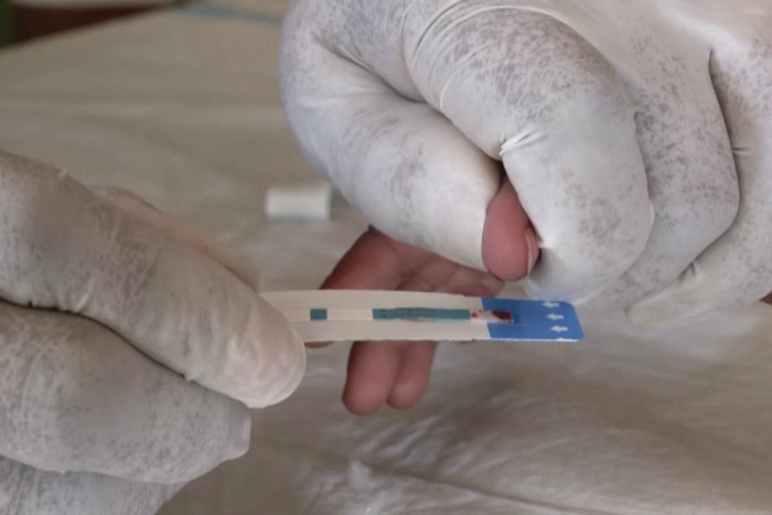 Nigerian HIV volunteers go door-to-door after US aid freeze