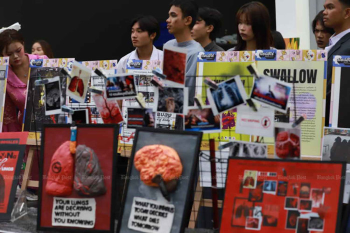 Influencers, online ads trigger e-vaping rise, worrying parents