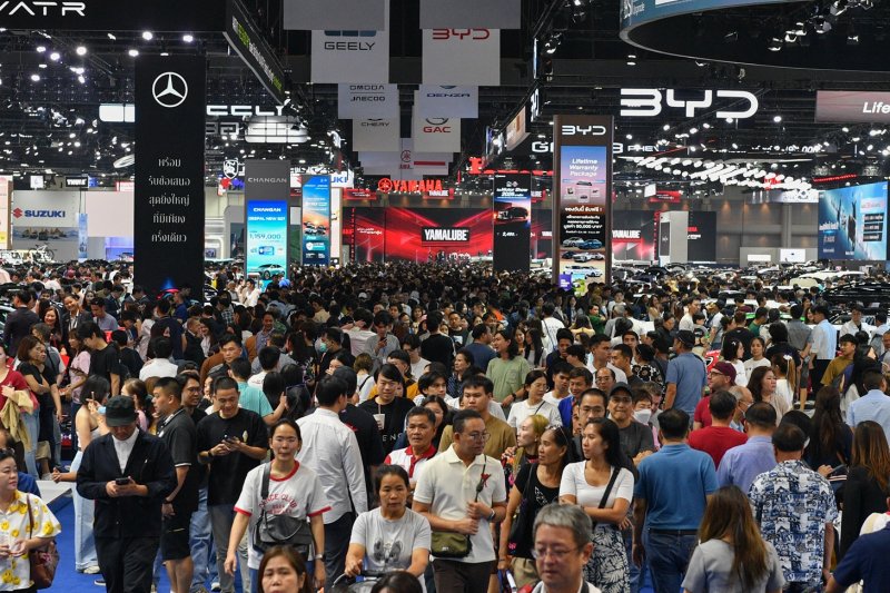 Visitors pack the Bangkok International Motor Show at Muang Thong Thani, from March 25 to April 5. (Photo supplied)