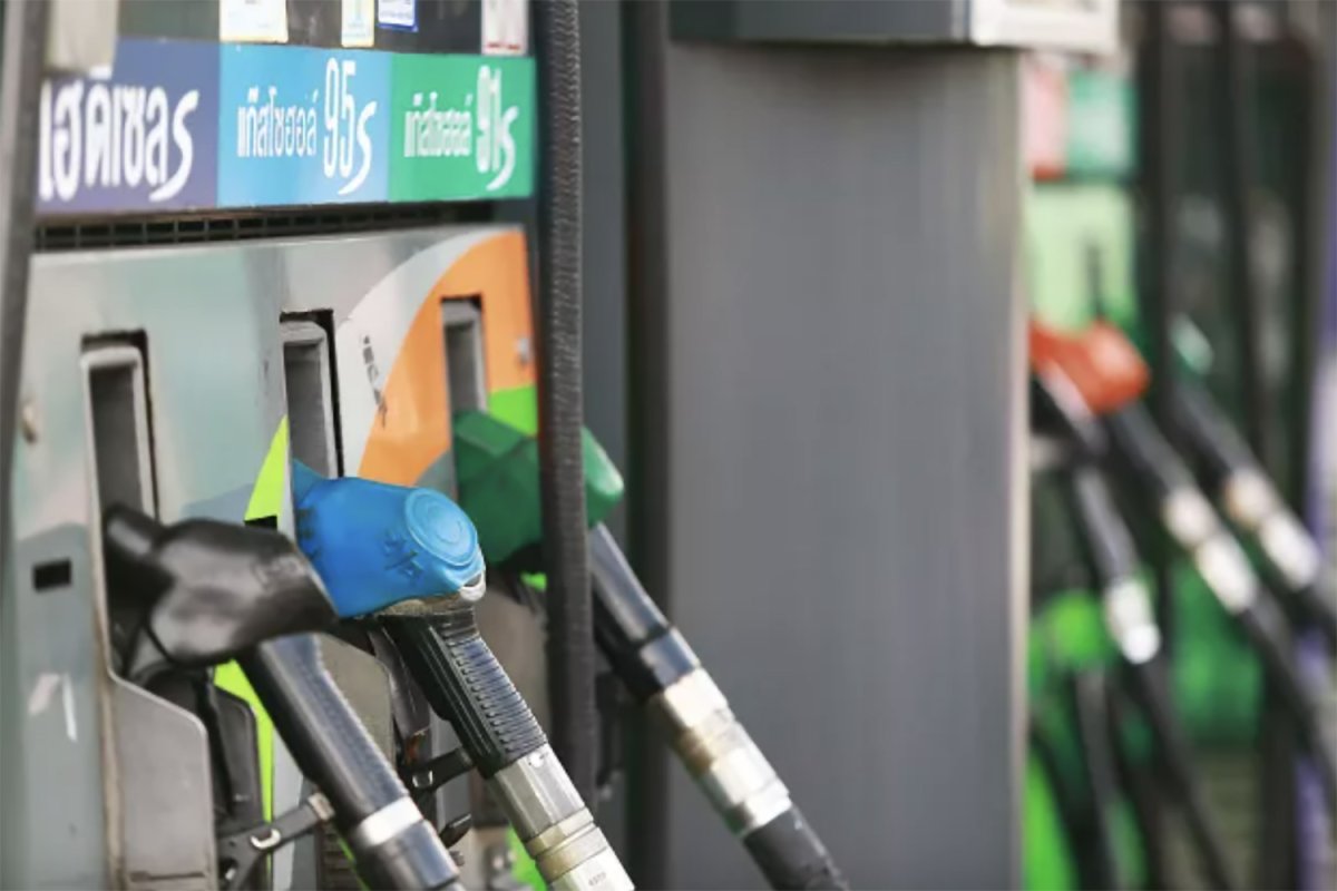 Bangkok Post - Epac cuts ex-refinery prices by 2 baht per litres
