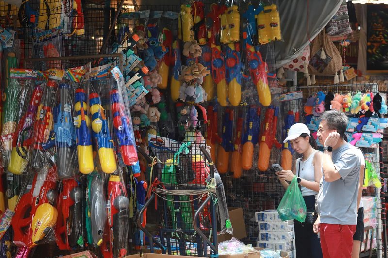 Songkran water guns and goggles on sale at Sampheng Market in Bangkok ahead of the Thai New Year water festival from April 11-15. (Photo: Apichart Jinakul)