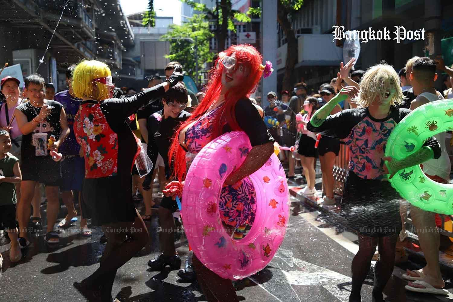 Songkran Festival officially begins
