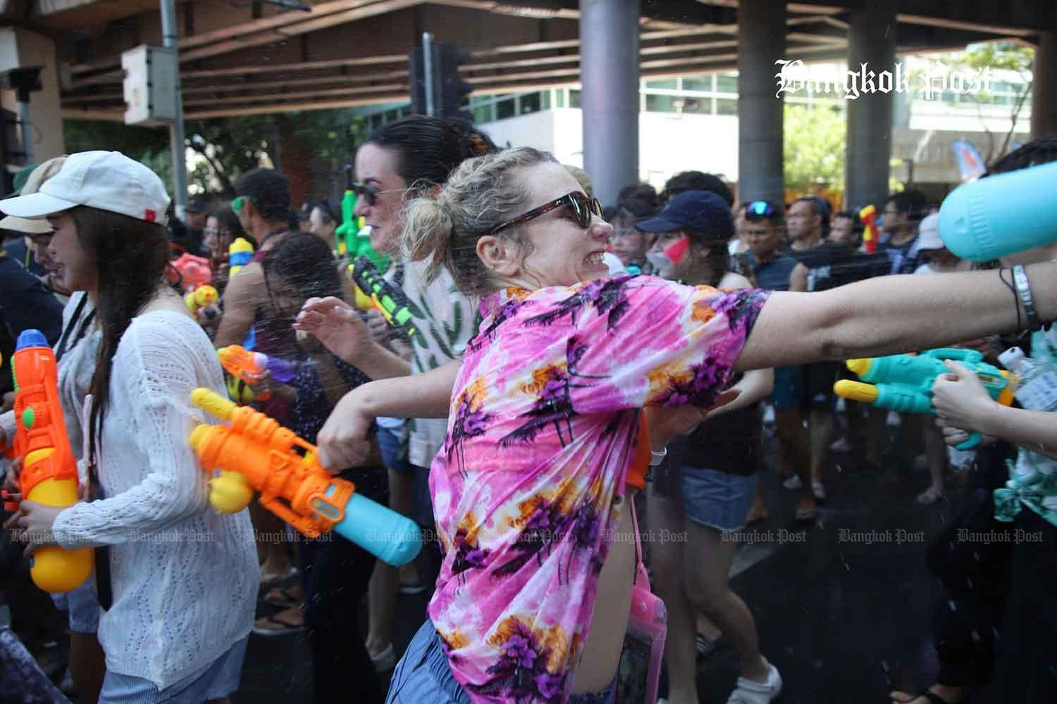 Songkran Festival officially begins