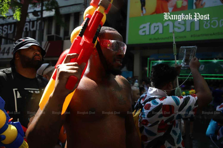 Songkran Festival officially begins
