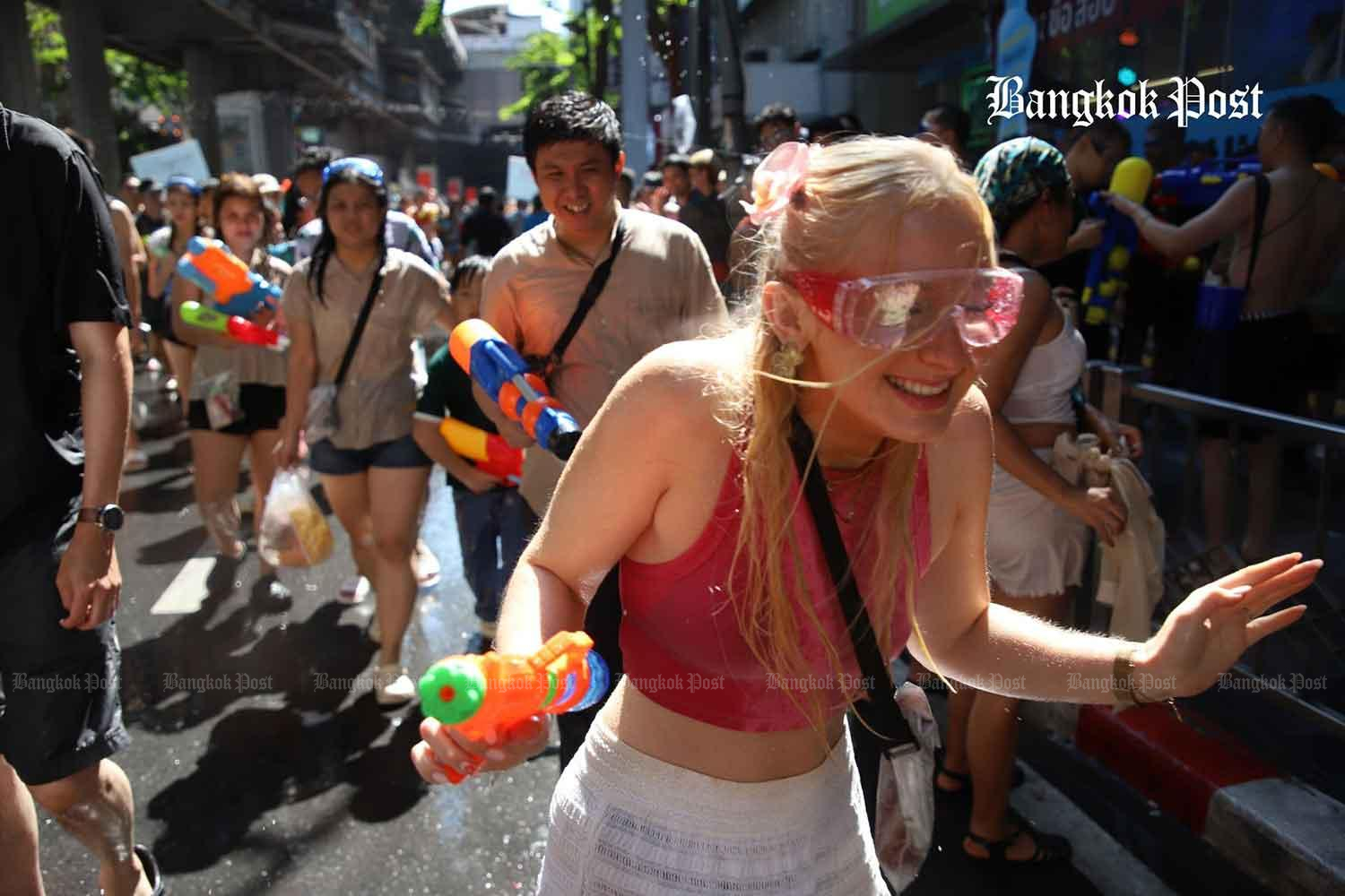 Songkran Festival officially begins