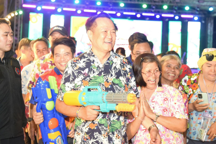 Anutin highlights Songkran's cultural value
