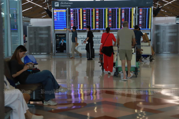 Chinese man arrested at Bangkok airport after in-flight thefts