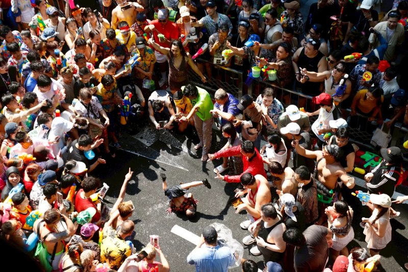 The “2026 Songkran Silom” in Bangkok ran from April 12 to 14, with the water-splashing zone spanning from Sala Daeng Intersection to Nararom Intersection. (Photo: Nutthawat Wichieanbut)