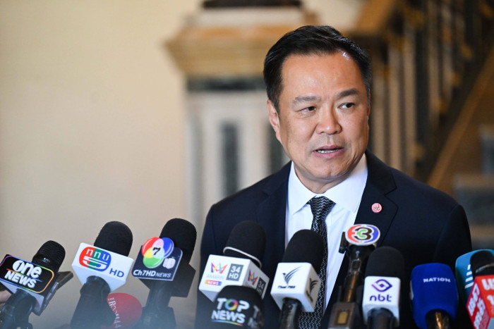 PM monitors Middle East tensions, pledges Khon La Khrueng rollout