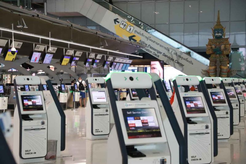 Rows of self check-in kiosks at Suvarnabhumi airport in Samut Prakan province. (File photo: Somchai Poomlard)